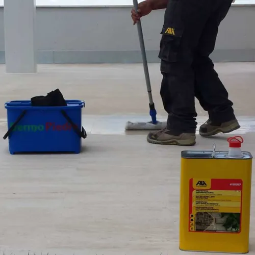 Hydrorep garrafa de 1 litro, protector hidrófugo anti-envejecimiento para piedra y cemento. base disolvente.